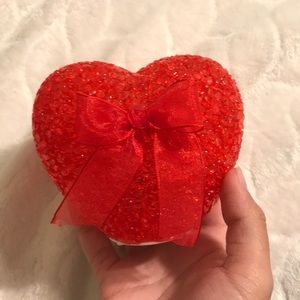 Red glowing heart ❤️